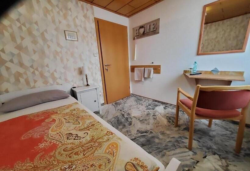 Одноместный Номер Basic, B & B Gästehaus Schmidt