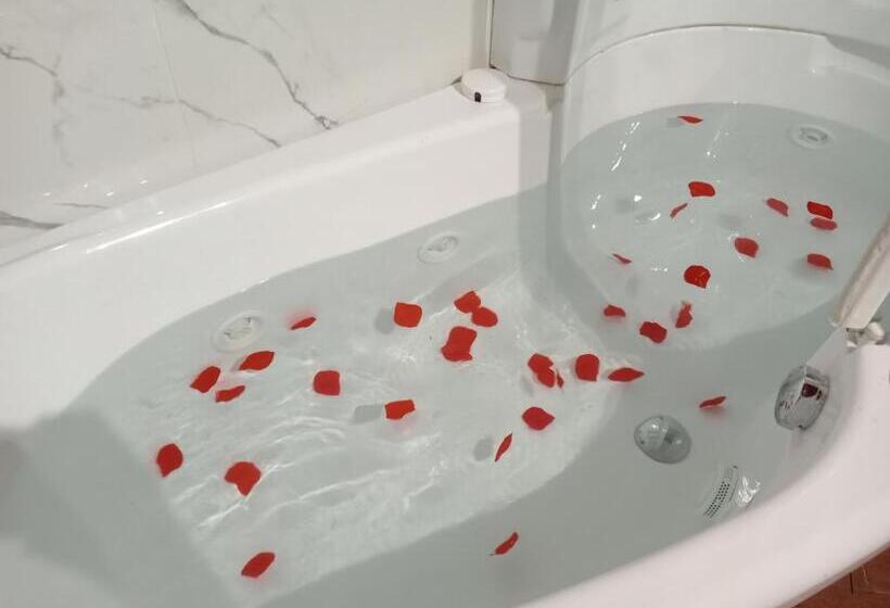 Banyosu Dışarıda Standart Üç Kişilik Oda, B&b A Casa Mia