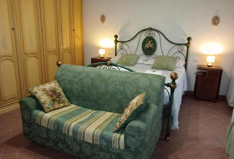 Banyosu Dışarıda Standart Üç Kişilik Oda, B&b A Casa Mia