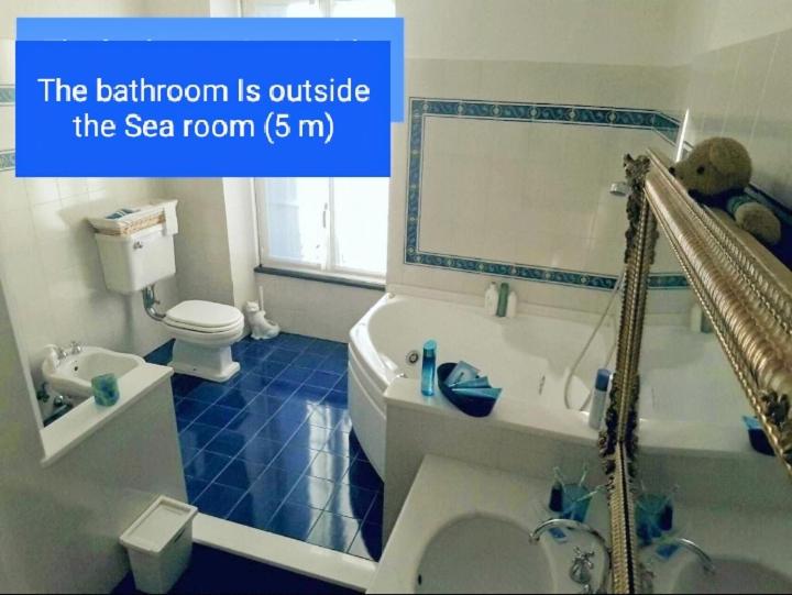 غرفة قياسية, The Italian Riviera