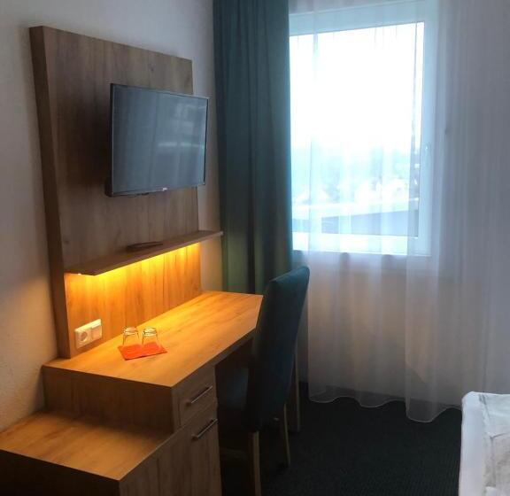 Номер Стандарт, Burghotel Homberg