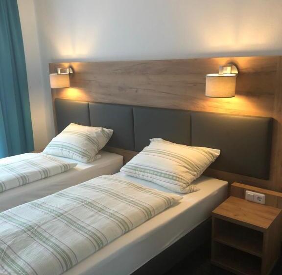 Номер Стандарт, Burghotel Homberg