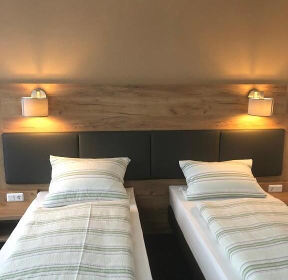 Номер Стандарт, Burghotel Homberg