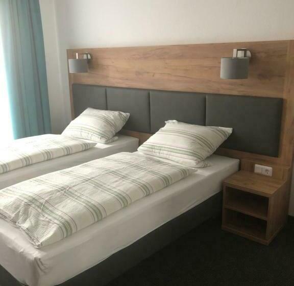 Номер Стандарт, Burghotel Homberg