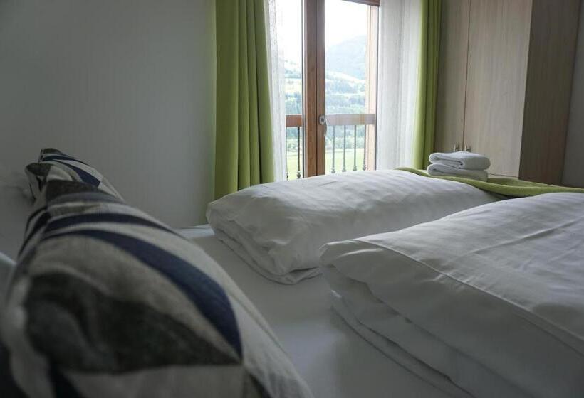 דירת חדר, Schneekristall