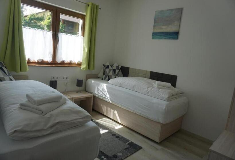 דירת שני חדרים, Schneekristall