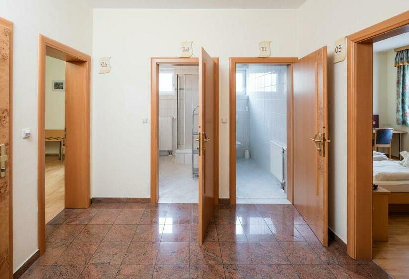 חדר משפחתי, Gasthaus Pension Zum Lustigen Steirer