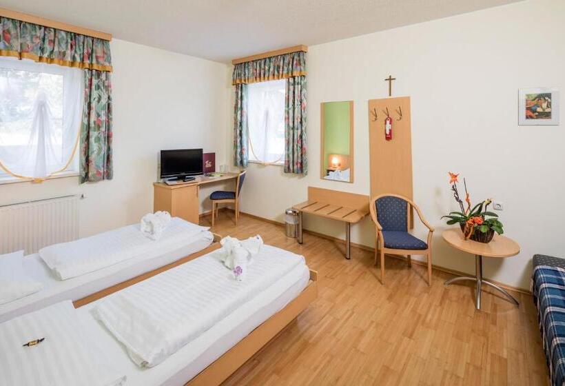 חדר משפחתי, Gasthaus Pension Zum Lustigen Steirer