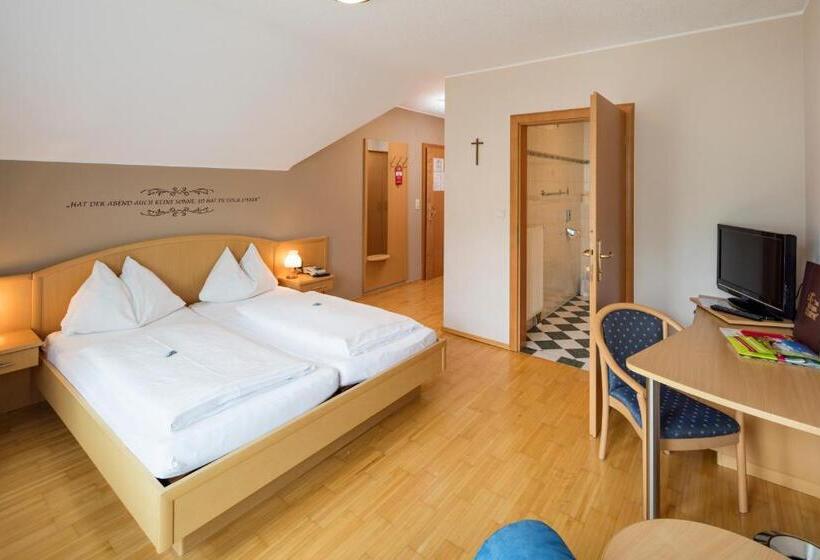 חדר סטנדרט עם מרפסת, Gasthaus Pension Zum Lustigen Steirer