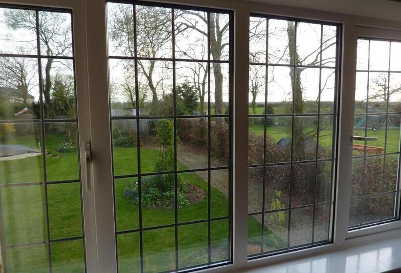 Standard room with outdoor bath, Maunditts House