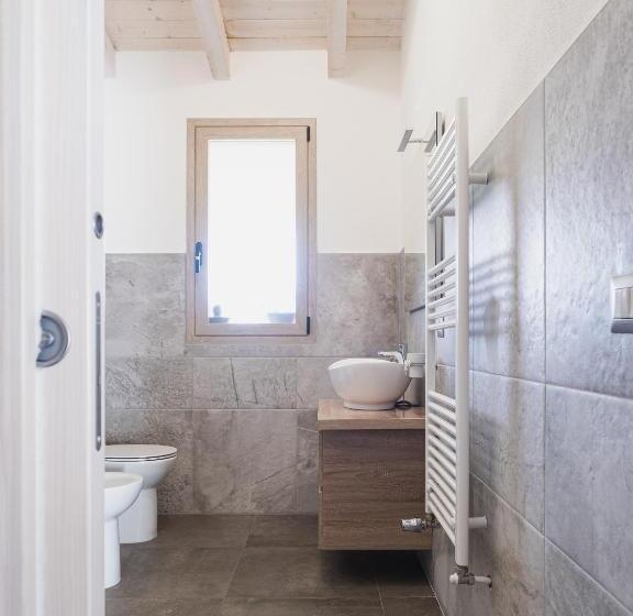 Family Room, Sa Costa