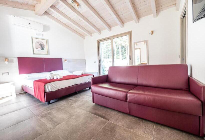 Family Room, Sa Costa