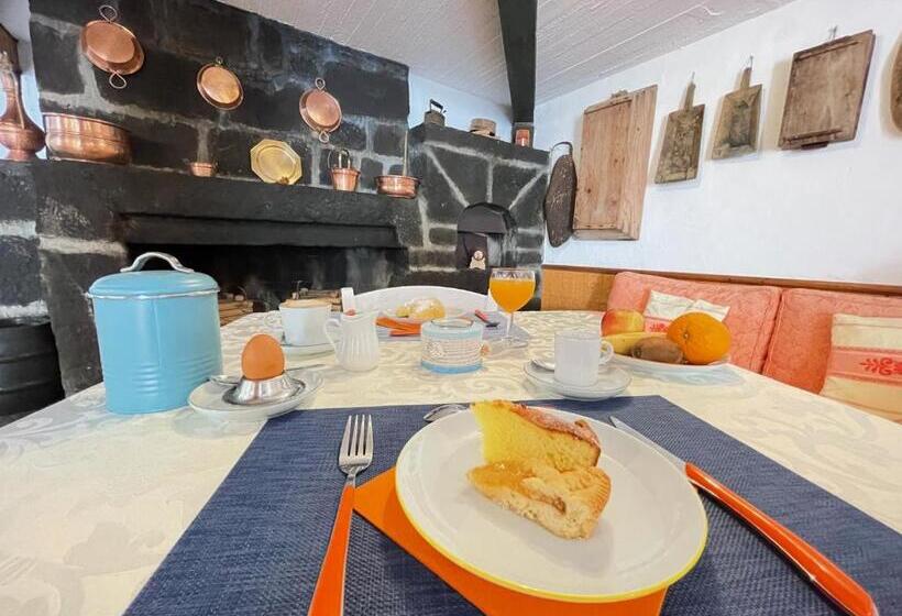 غرفة قياسية ثلاثية, Villa Dessena Guest House