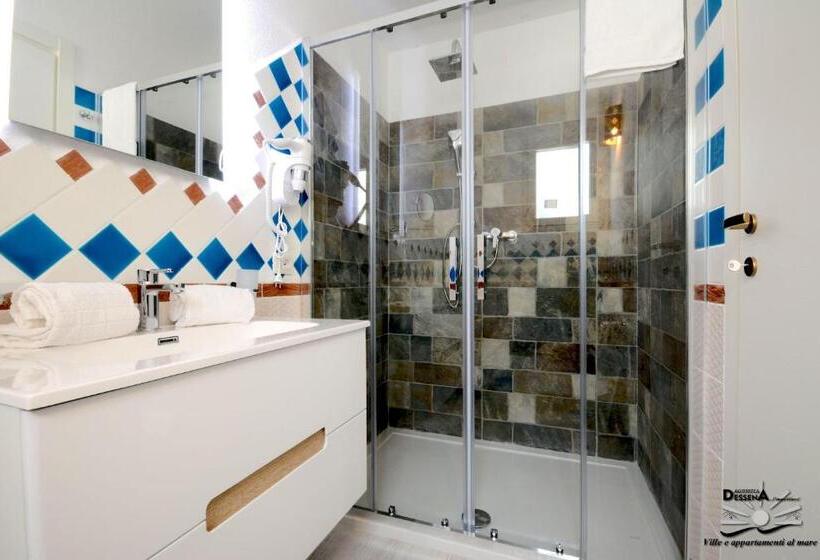 جناح جونيور مطلّ علي حمام السباحة, Villa Dessena Guest House