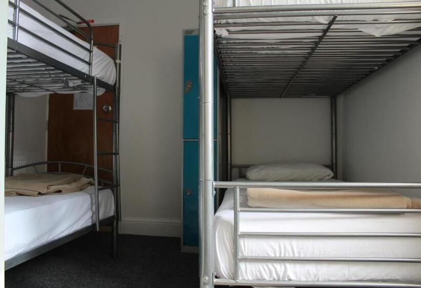 Habitació Quàdruple Estàndard, Backpackers Blackpool Hotel & Suites