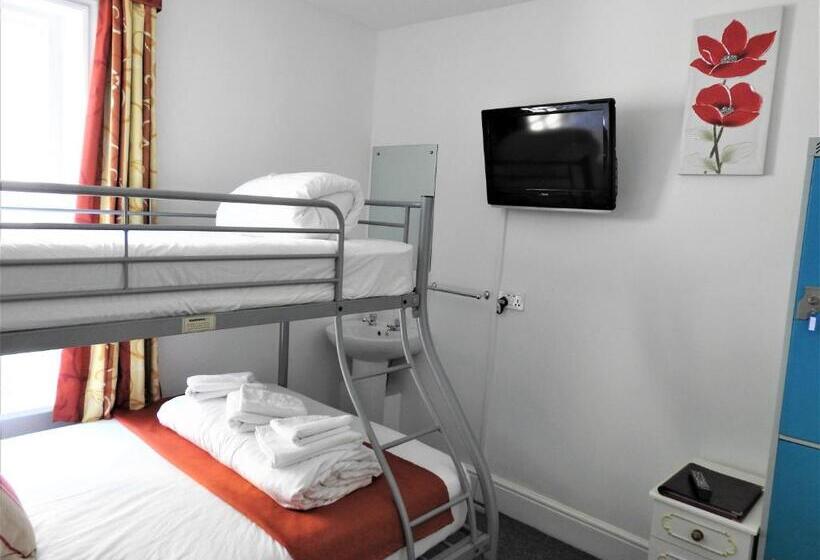 Номер Стандарт, Backpackers Blackpool Hotel & Suites