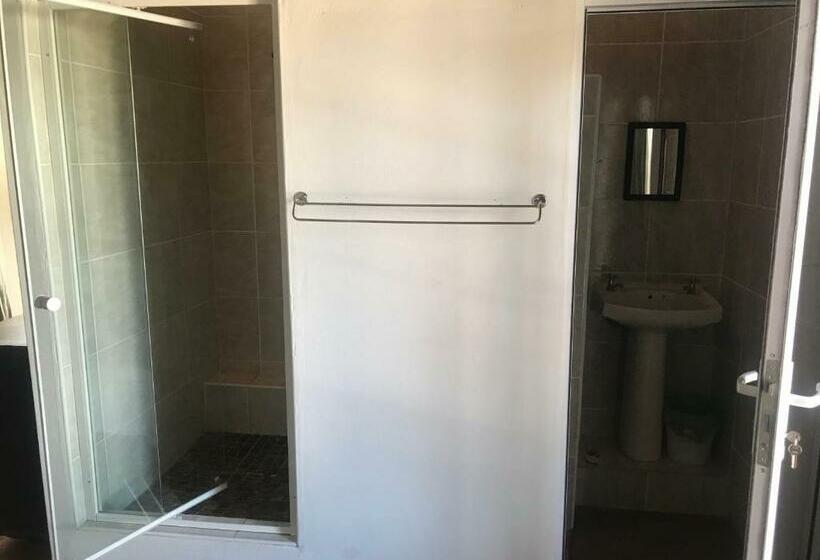 غرفة ديلوكس مزودة بشرفة, Towerzicht Guest House