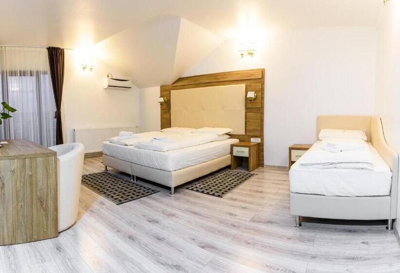 Семейный Номер, Pensiunea Carul Cu Flori