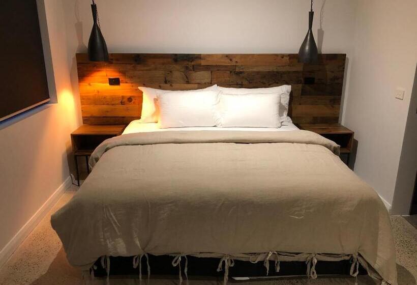 استودیوی لوکس, Timber Door Luxury Accommodation Geelong