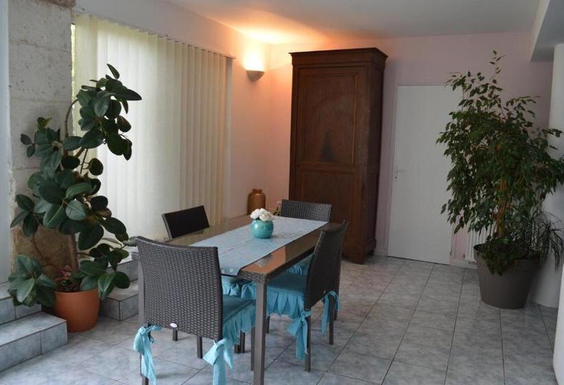 带露台的套间, Les Remparts D Angoulême