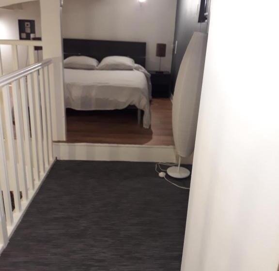 ファミリーステューディオ, Studio Independent