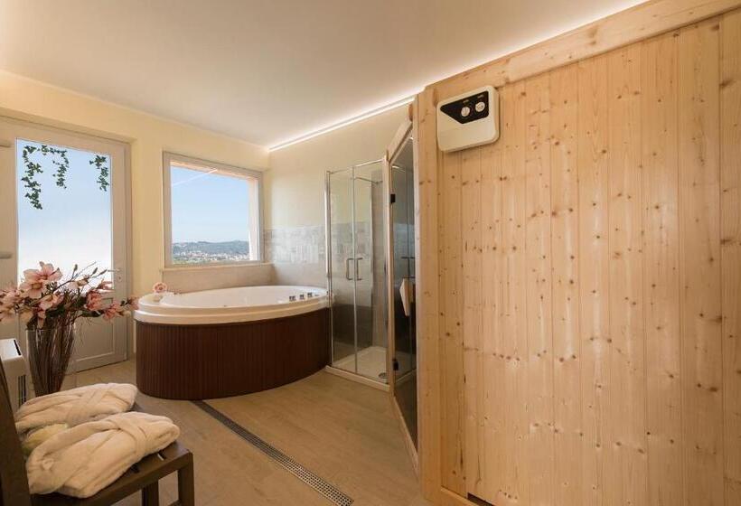 جناح جونيور, Podere Abbazia B&b