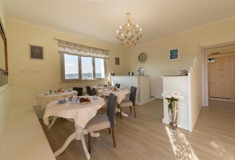 جناح جونيور, Podere Abbazia B&b