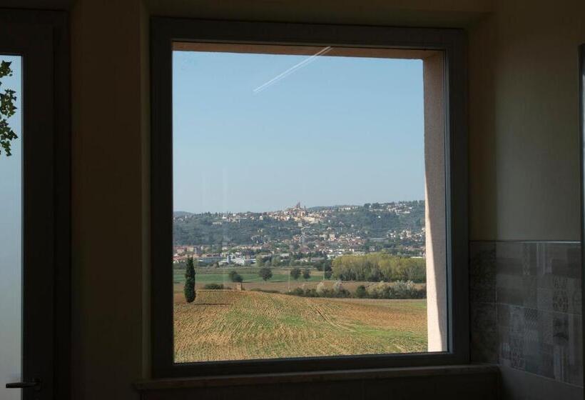 جناح جونيور, Podere Abbazia B&b