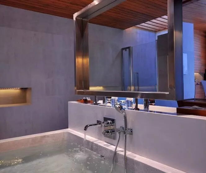 Suite with Pool, Casa De La Flora   Sha Extra Plus