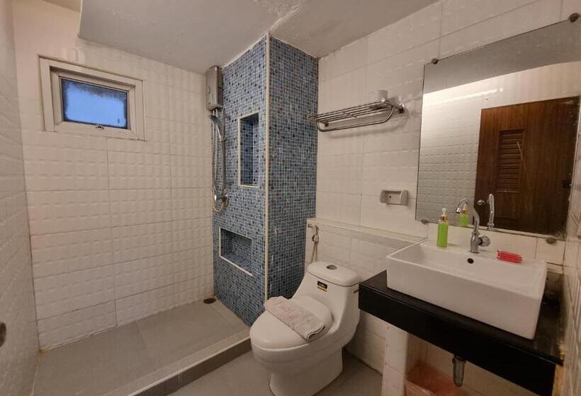 اتاق لوکس خانوادگی, Cozi Inn Hotel, Bangkok