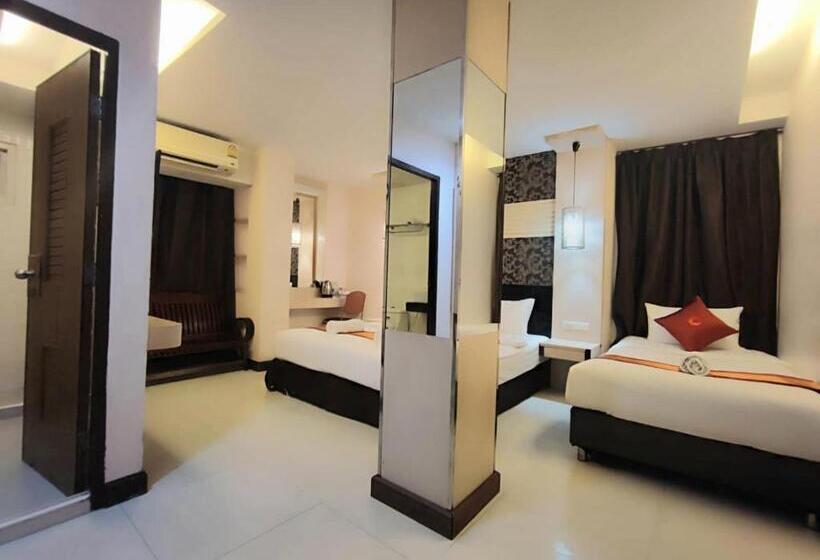 اتاق لوکس سه تخته, Cozi Inn Hotel, Bangkok