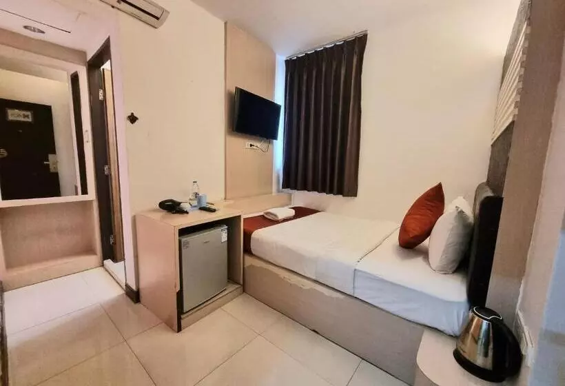 اتاق اکونومی یک تخته, Cozi Inn Hotel, Bangkok