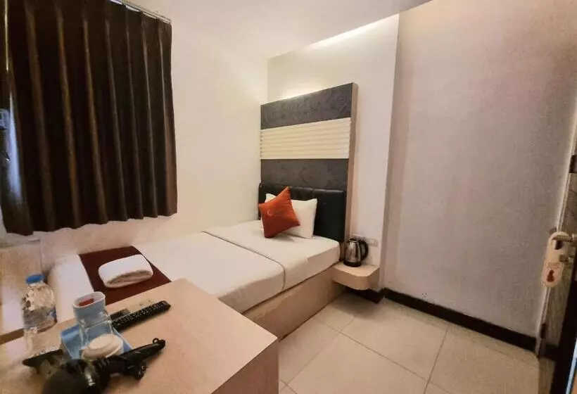 اتاق اکونومی یک تخته, Cozi Inn Hotel, Bangkok
