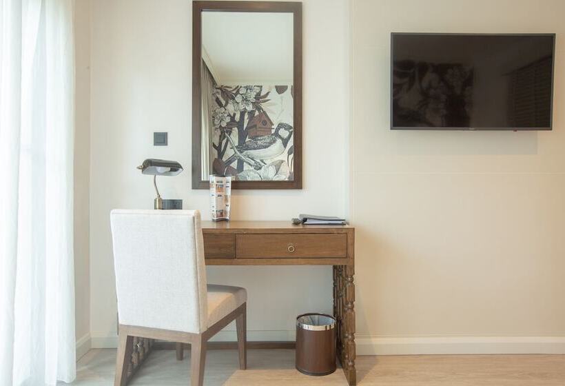 Premium Room, Deevana Plaza Krabi Aonang