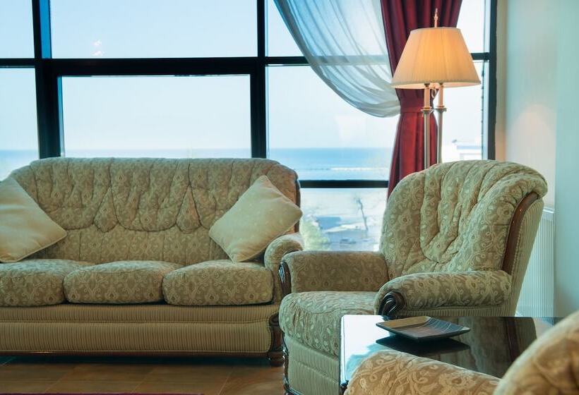 سوییت, Del Mar & Conference Center