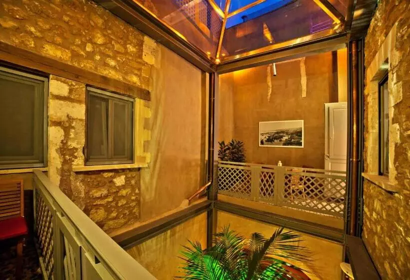 سوییت, Elia Fatma Boutique