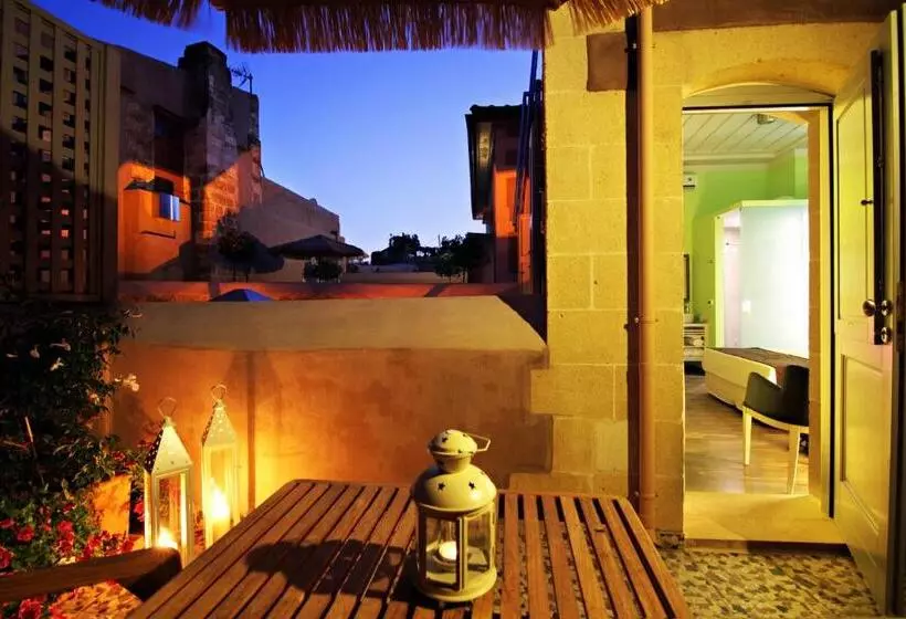 اتاق سوپریور, Elia Fatma Boutique