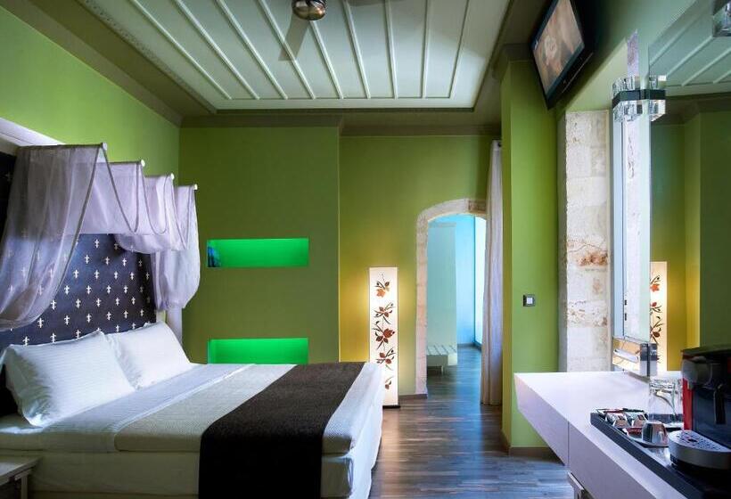 סוויטה, Elia Fatma Boutique