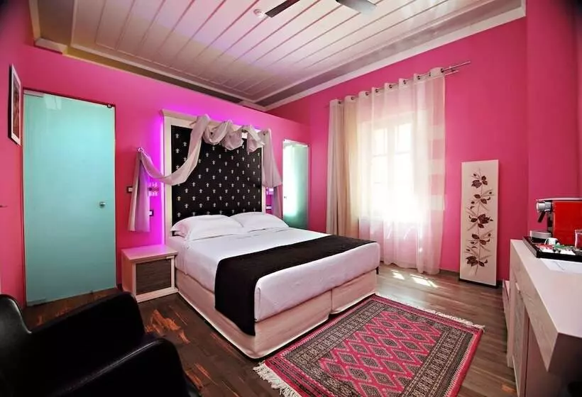 اتاق کلاسیک, Elia Fatma Boutique