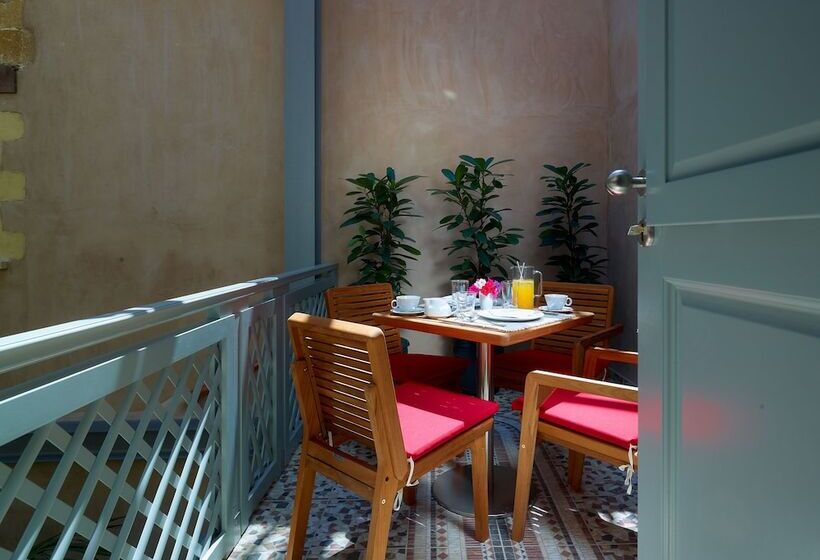 Quarto Superior, Elia Fatma Boutique