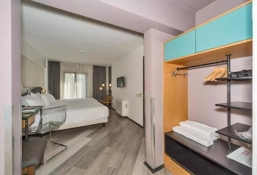 اتاق لوکس سه تخته, Faros Hotel Taksim Special Category