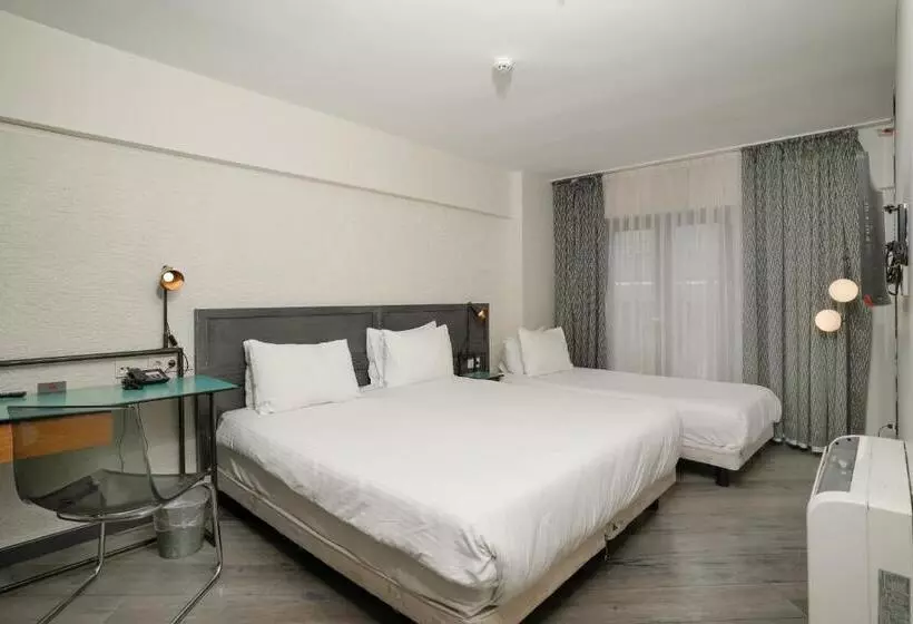 اتاق لوکس سه تخته, Faros Hotel Taksim Special Category