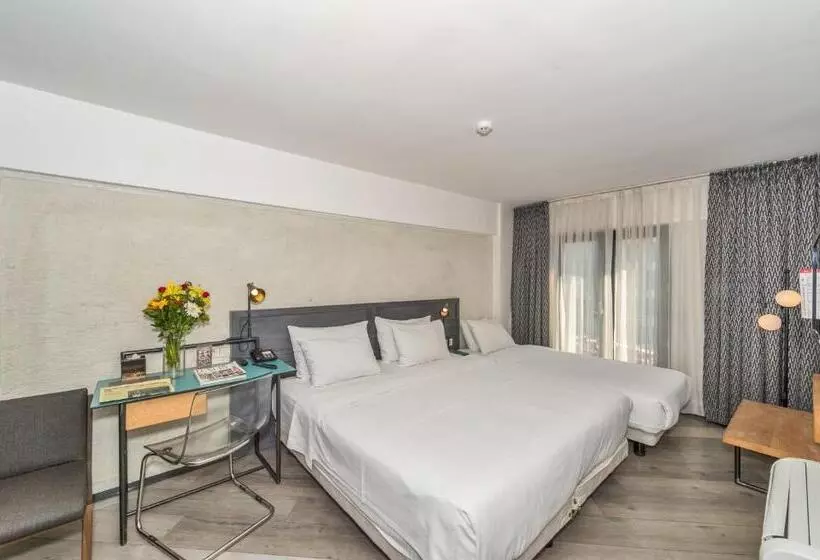 اتاق لوکس سه تخته, Faros Hotel Taksim Special Category