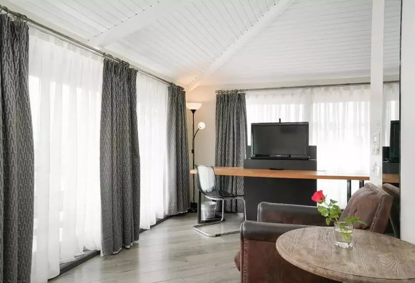 سوییت جونیور با چشم‌انداز شهر, Faros Hotel Taksim Special Category