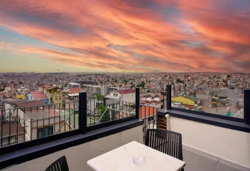 سوییت جونیور با چشم‌انداز شهر, Faros Hotel Taksim Special Category