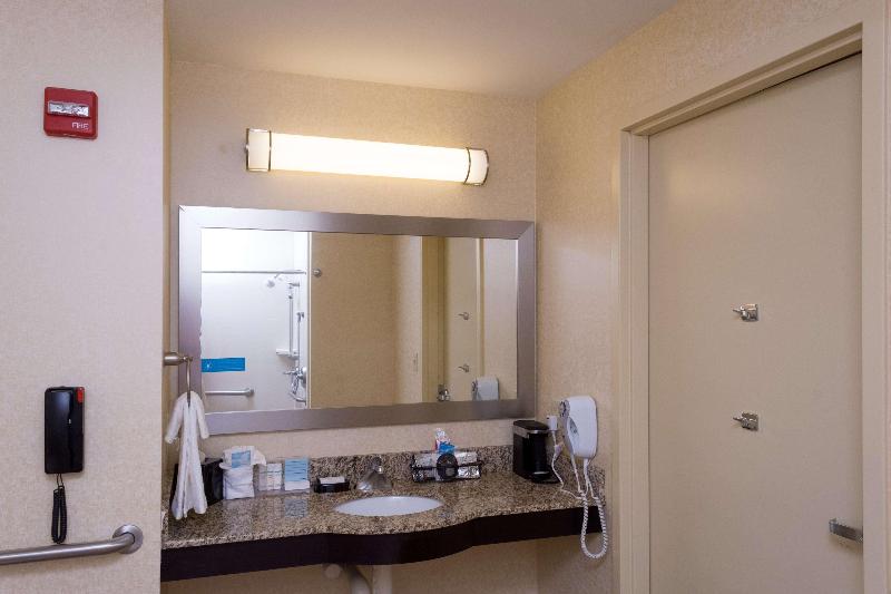 غرفة قياسية سرير كينج, Hampton Inn Dandridge