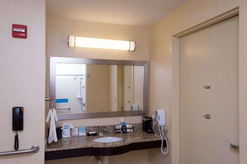 غرفة قياسية سرير كينج, Hampton Inn Dandridge