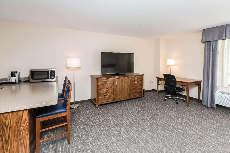 استودیوی استاندارد, Hampton Inn & Suites Toledoperrysburg