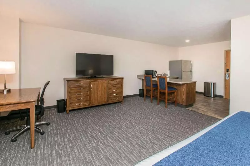 スタンダードスタジオ, Hampton Inn & Suites Toledoperrysburg