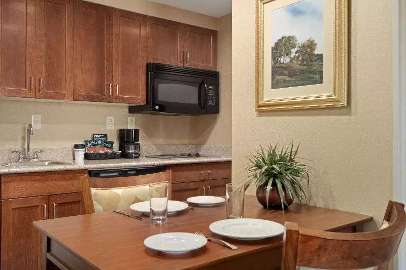 キングサイズベッドのスイートルーム, Homewood Suites By Hilton Rochester   Victor